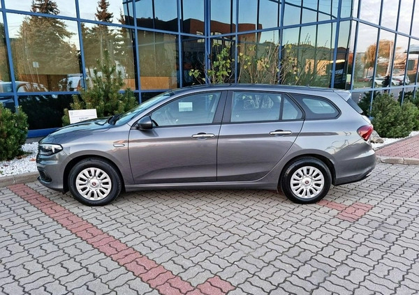 Fiat Tipo cena 46999 przebieg: 111000, rok produkcji 2019 z Śmigiel małe 232
